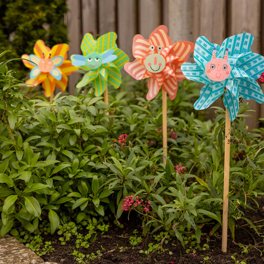 Cheerful Friends Garden Windmills 1